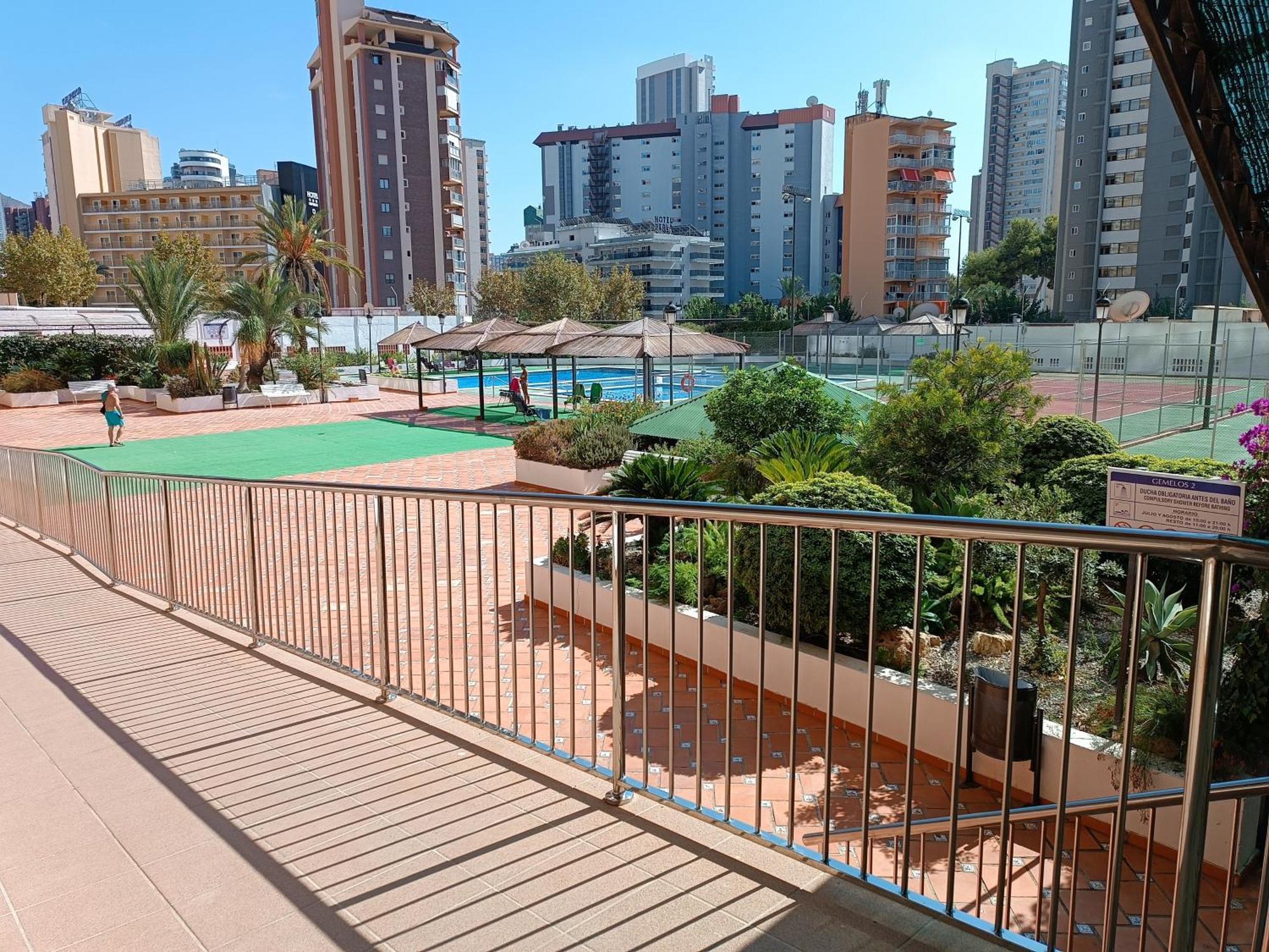 Gemelos 2 Benidorm Exterior foto